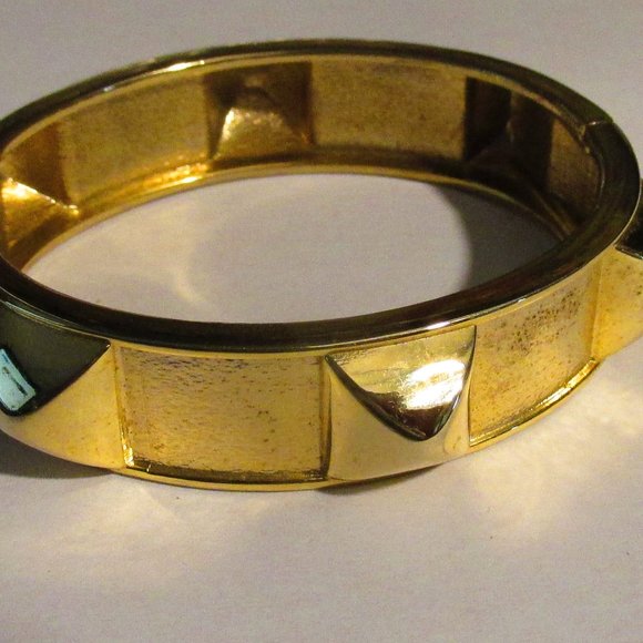 lot of 4 Rhinestone ornate Scroll Work Bangle Bracelets - Picture 4 of 10